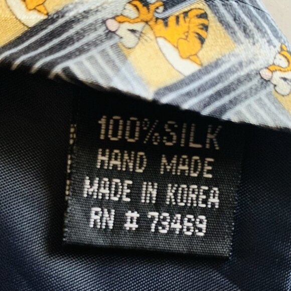 Vintage Disney Store Winnie The Pooh Tigger 100% Silk Men’s Neck Tie - Picture 4 of 6